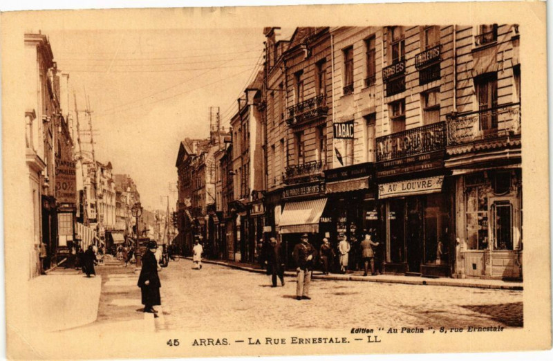 Carte postale ancienne Arras - La rue ernestale à Arras