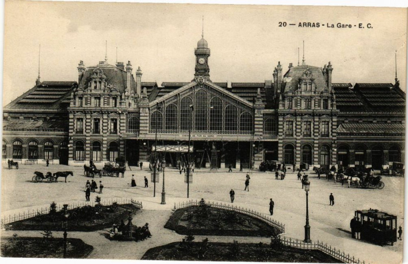 Carte postale ancienne Arras - La gare à Arras