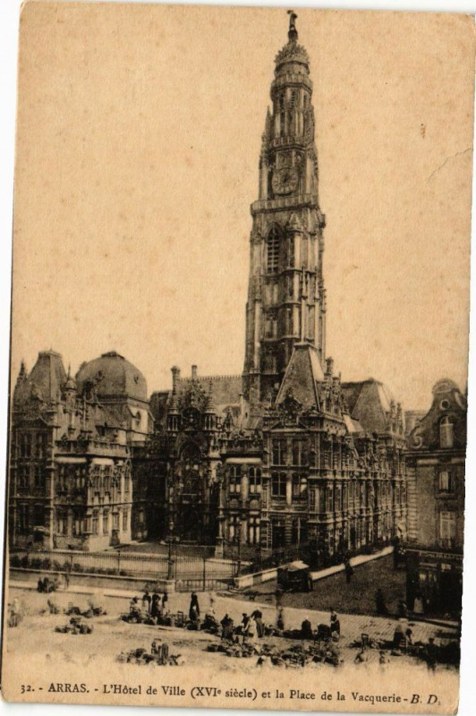 Carte postale ancienne Arras - L'hotel de ville à Arras