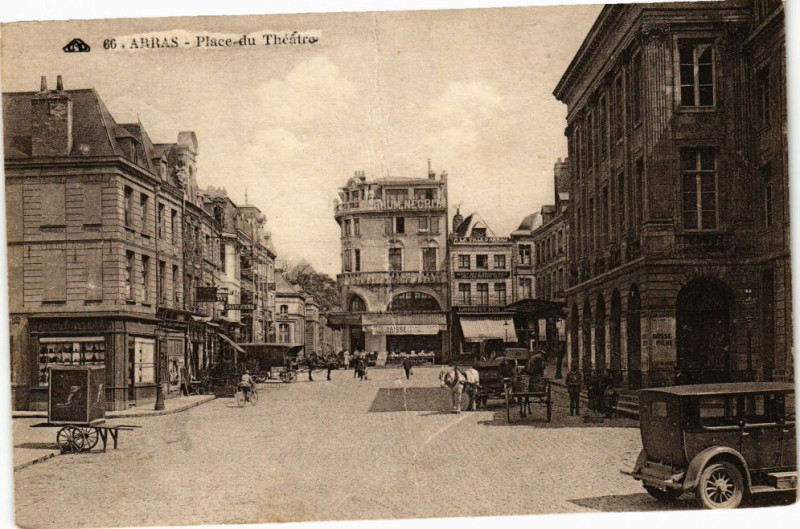 Carte postale ancienne Arras - Place du Théatre à Arras