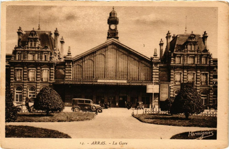 Carte postale ancienne Arras - La Gare à Arras
