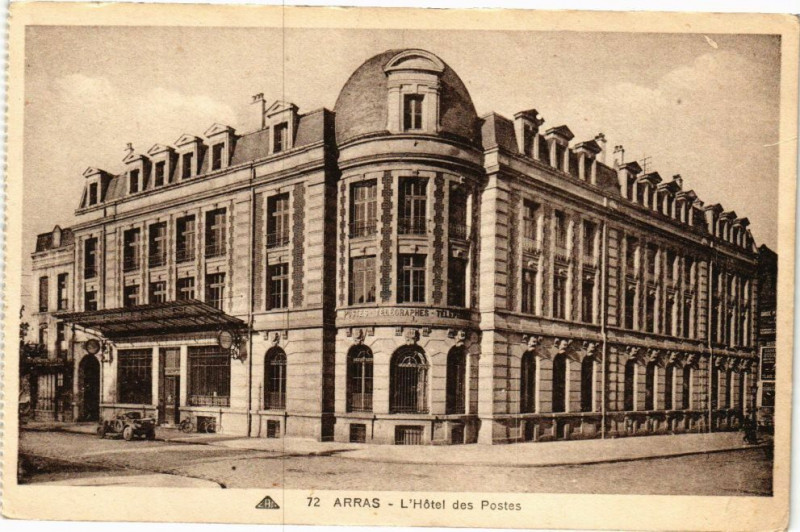 Carte postale ancienne Arras - L'Hotel des Postes à Arras