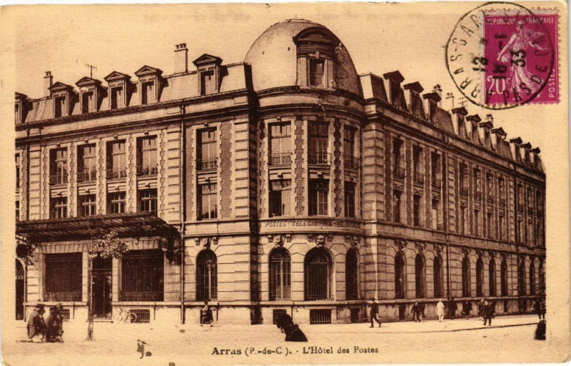 Carte postale ancienne Arras - L'Hotel des Postes à Arras