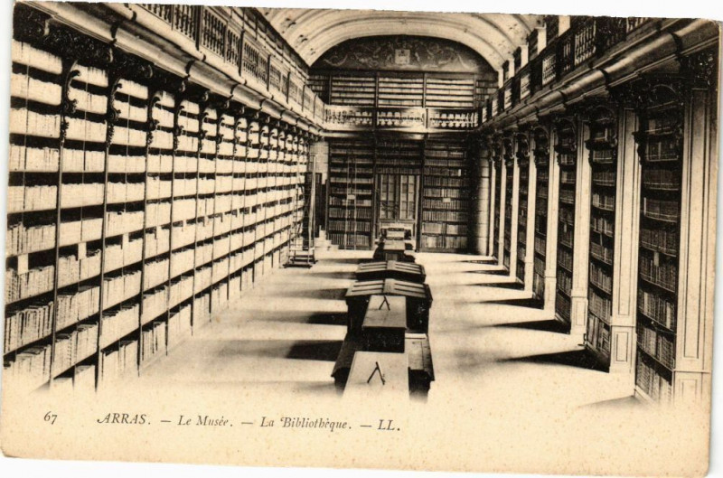 Carte postale ancienne Arras - La musee à Arras