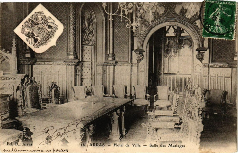 Carte postale ancienne Arras - Hotel de ville à Arras