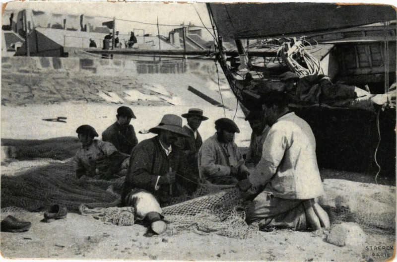 Carte postale ancienne Un groupe de pecheurs