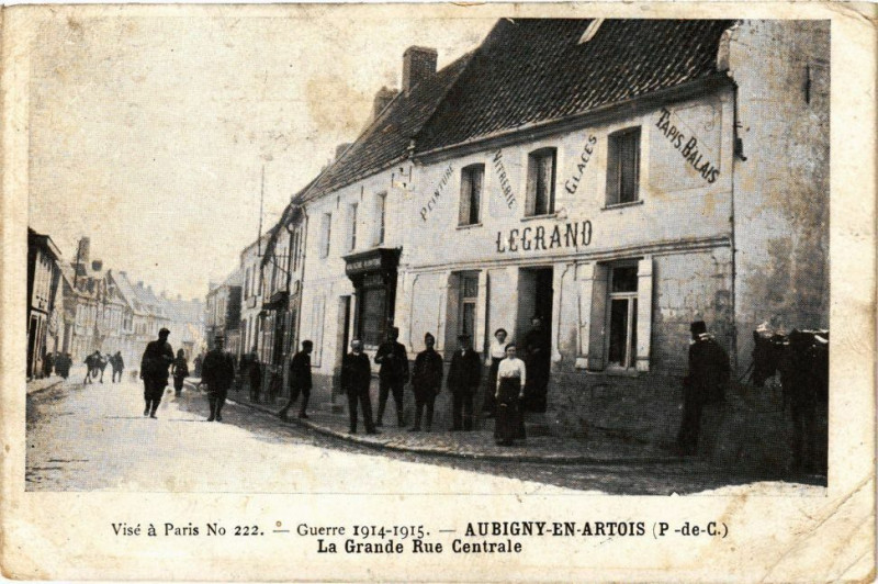 Carte postale ancienne Guerre 1914-15 Aubygny-en-Artois - La Grande Rue Centrale