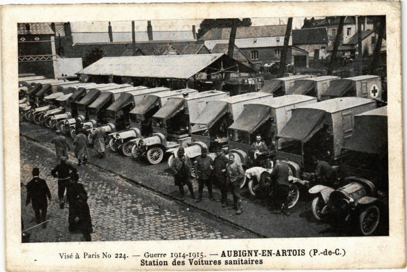 Carte postale ancienne Guerre 1914-15 Aubygny-en-Artois - Station des Voitures