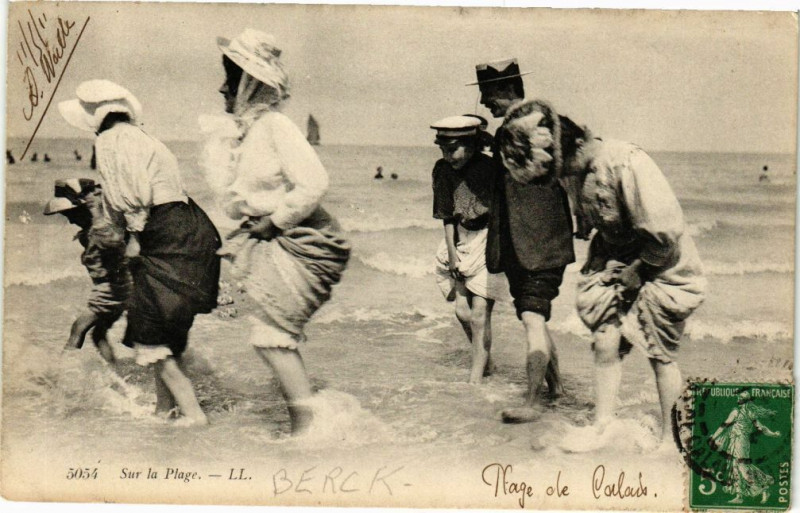 Carte postale ancienne Sur la Plage
