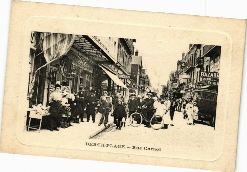 Carte postale ancienne Berck-Plage - Rue Carnot à Berck