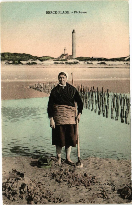 Carte postale ancienne Berck-Plage - Pécheuse à Berck