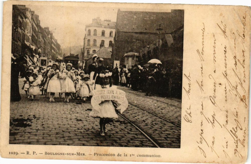 Carte postale ancienne Boulogne-sur-Mer - Procession de la à Boulogne-sur-Mer