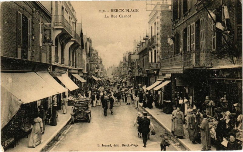 Carte postale ancienne Berck-Plage - La Rue Carnot à Berck