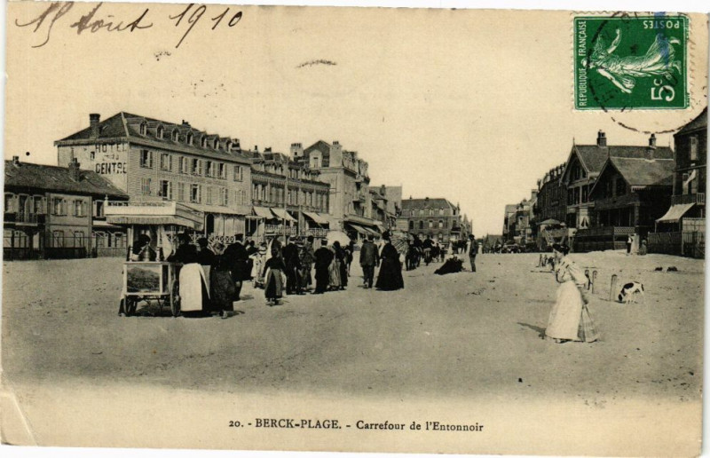 Carte postale ancienne Berck-Plage - Carrefour de l'Entonnoir à Berck