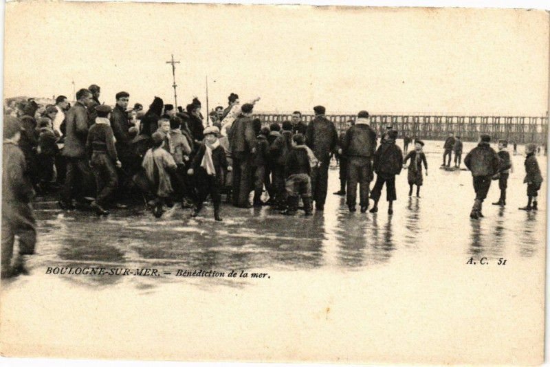 Carte postale ancienne Boulogne-sur-Mer - Benediction de la mer à Boulogne-sur-Mer
