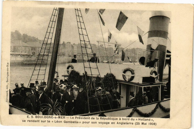 Carte postale ancienne Boulogne-sur-Mer - Le president de la republique a bord à Boulogne-sur-Mer