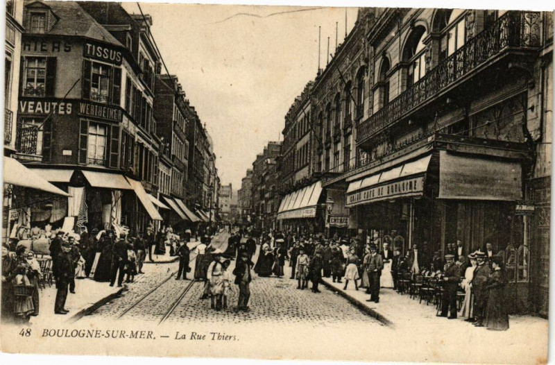 Carte postale ancienne Boulogne-sur-Mer - La rue thiers à Boulogne-sur-Mer
