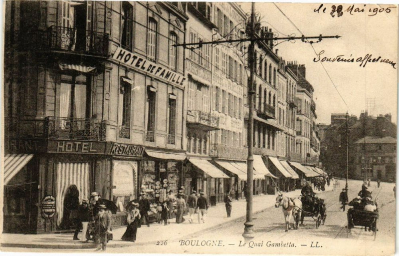 Carte postale ancienne Boulogne - Le quai gambetta