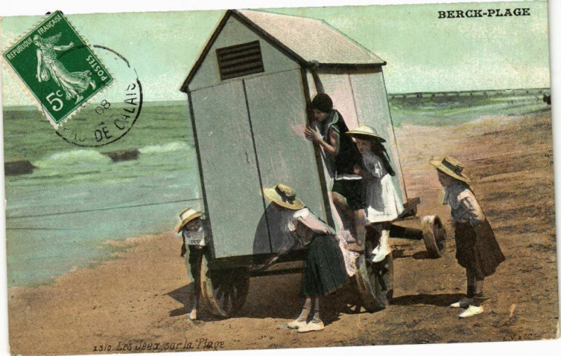 Carte postale ancienne Berck-Plage - Les Jeux sur la Plage à Berck