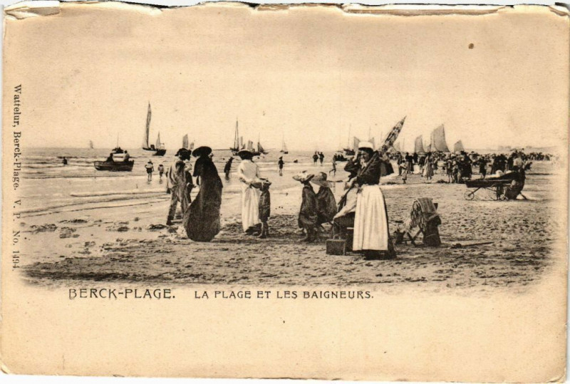 Carte postale ancienne Berck-Plage - La Plage et les Baigneurs à Berck