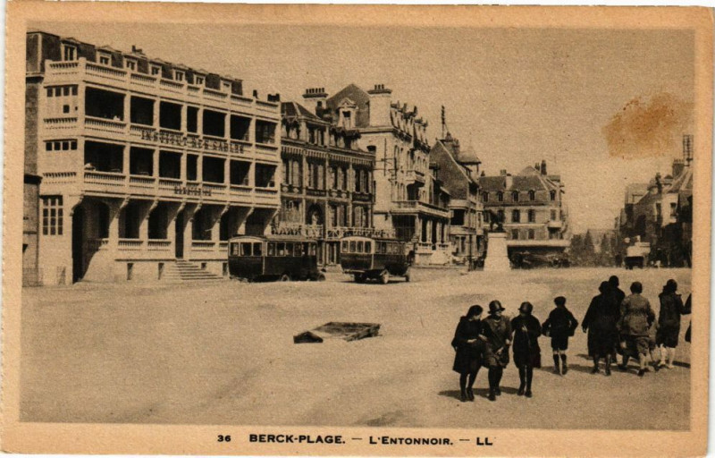 Carte postale ancienne Berck-Plage - L'Entonnoir à Berck
