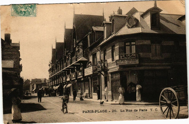 Carte postale ancienne Paris-Plage - La Rue de Paris