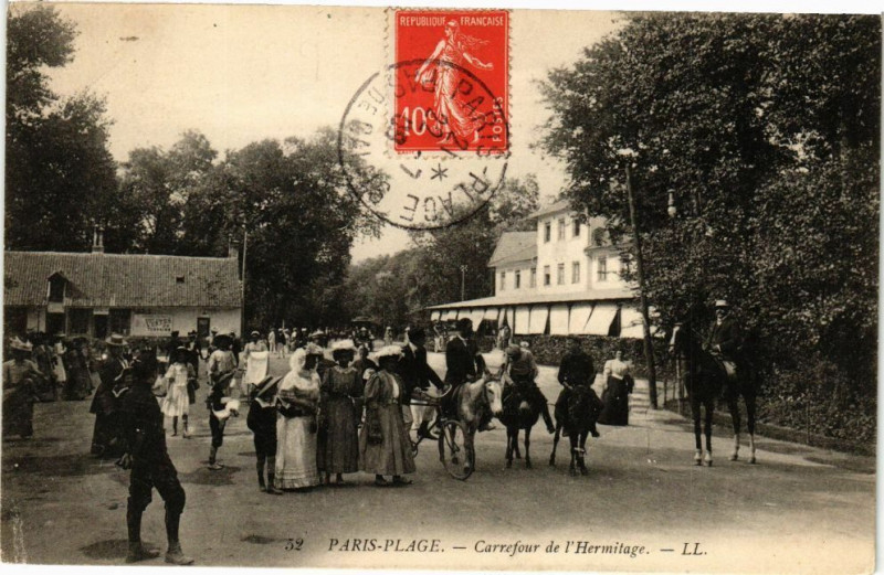 Carte postale ancienne Paris-Plage - Carreefour de l'Hermitage