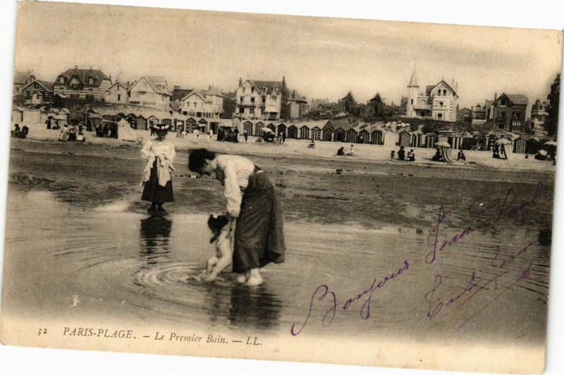 Carte postale ancienne Paris-Plage - Le Premier Bain