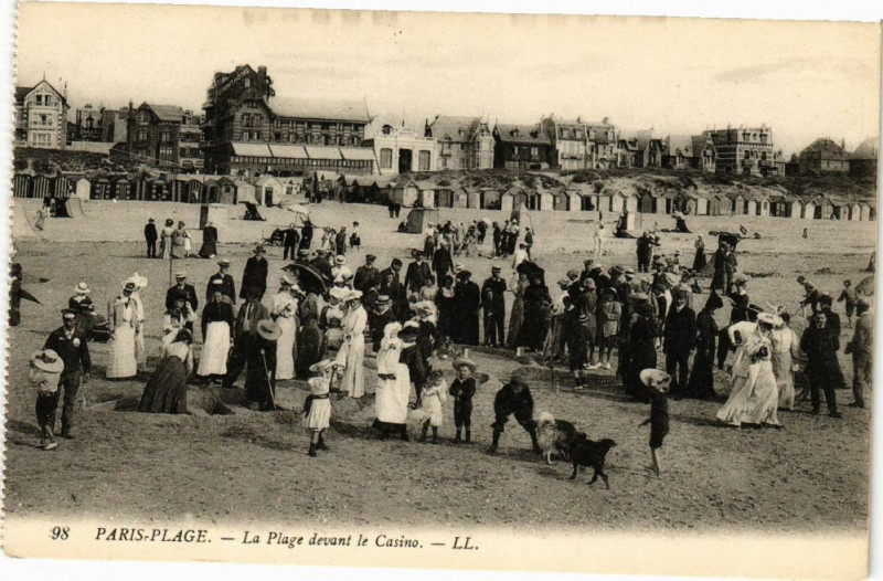 Carte postale ancienne Paris-Plage - La Plage devant le Casino