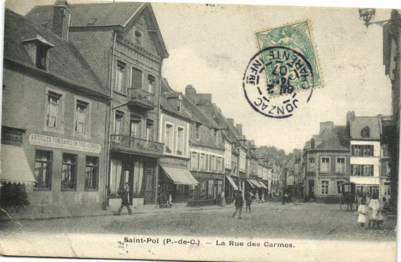 Carte postale ancienne Saint-Pol La Rue des Carmes