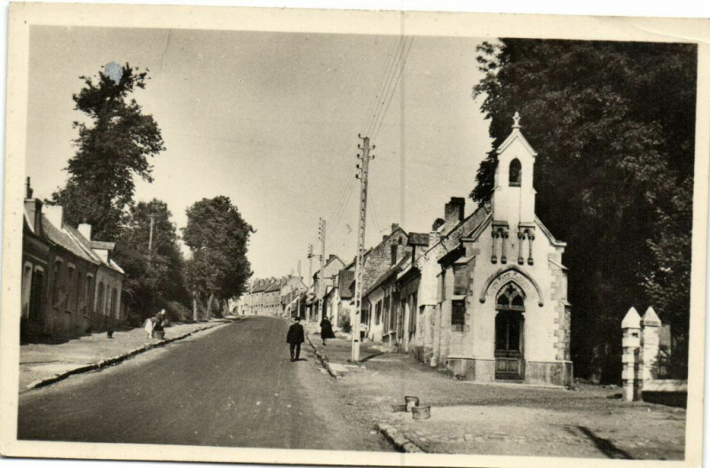 Carte postale ancienne Saint-Pol-sur-Ternoise Rue de Bethune à Saint-Pol-sur-Ternoise