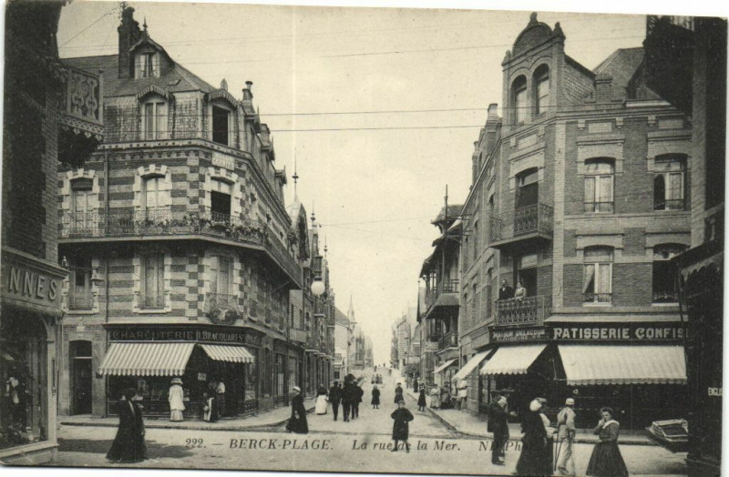 Carte postale ancienne Berck-Plage - La rue de la Mer à Berck