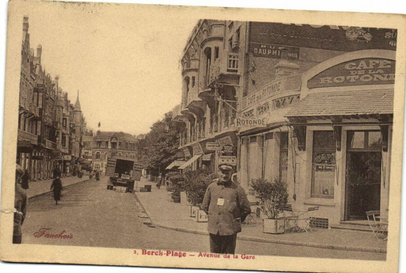 Carte postale ancienne Berck-Plage - Avenue de la Gare à Berck