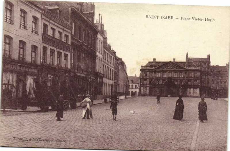 Carte postale ancienne Saint-Omer - Place Victor-Hugo Ternant a la Civelte Saint-Omer à Saint-Omer