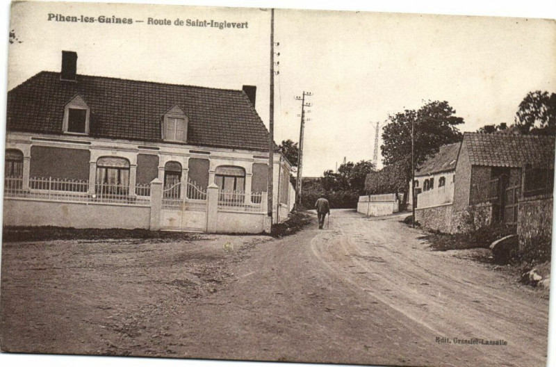 Carte postale ancienne Pihen-les-Guines - Route de Saint-Inglevert à Pihen-lès-Guînes