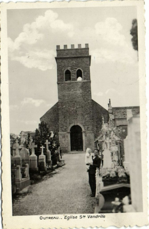 Carte postale ancienne Outreau - EgliseSainte-Vandrille à Outreau