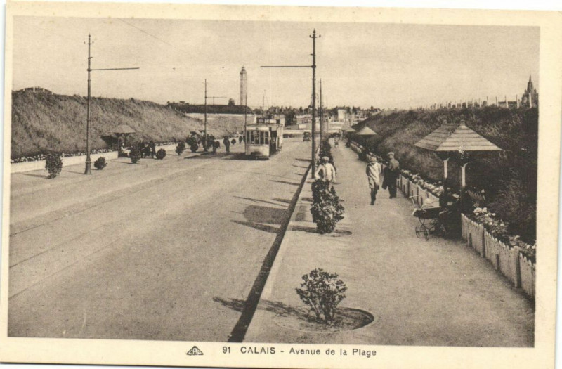 Carte postale ancienne Calais - Avenue da la Plage à Calais