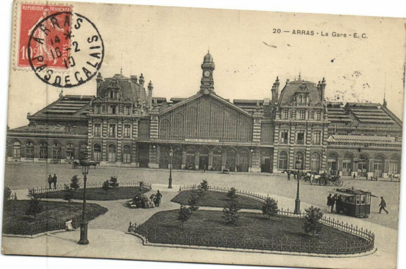 Carte postale ancienne Arras - La Gare - E.C. à Arras
