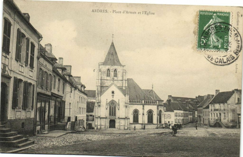 Carte postale ancienne Ardres - Place d'Armes et l'Eglise à Ardres