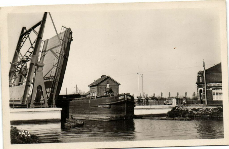 Carte postale ancienne Aire-sur-la-Lys - Le Bassin à Aire-sur-la-Lys