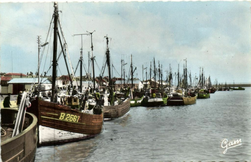 Carte postale ancienne Etaples-sur-Mer-Le Port à Étaples