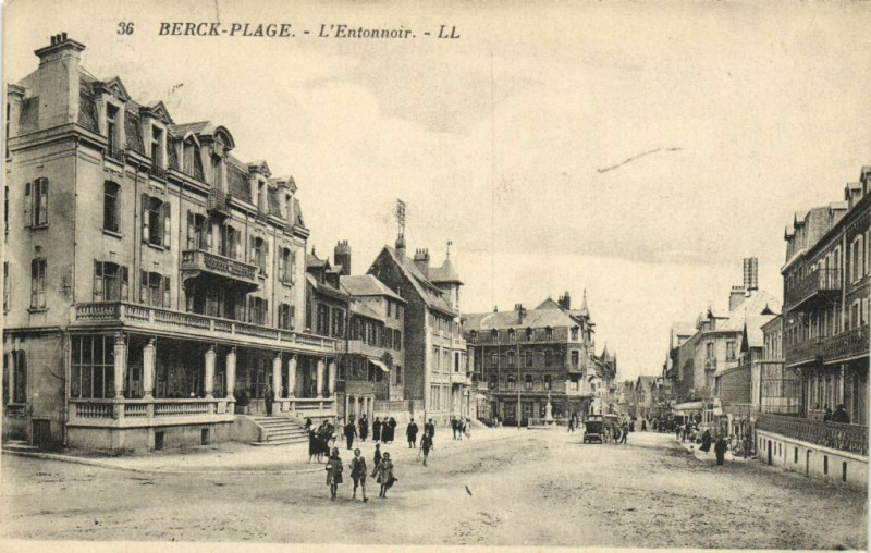 Carte postale ancienne Berck-Plage - L'Entonnoir à Berck