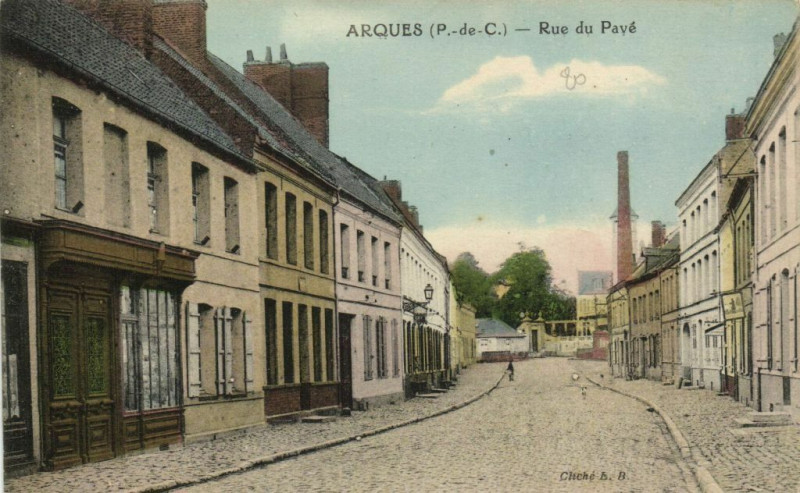 Carte postale ancienne Arques - Rue du Pavé à Arques