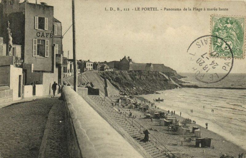 Carte postale ancienne Le Portel - Panorama de la Plage a marée haute au Portel