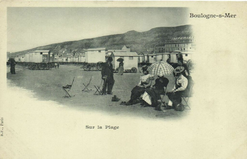Carte postale ancienne Boulogne-sur-Mer - Sur la Plage à Boulogne-sur-Mer