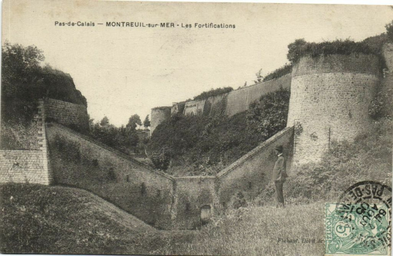 Carte postale ancienne Pas des Calais - Montreuil-sur-Mer - Les Fortifications à Calais