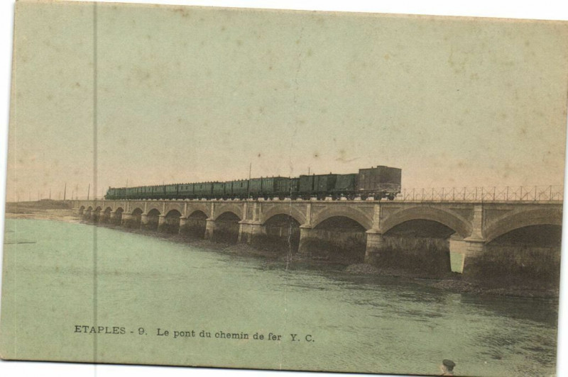 Carte postale ancienne Etaples - Le pont du chemin de fer à Étaples