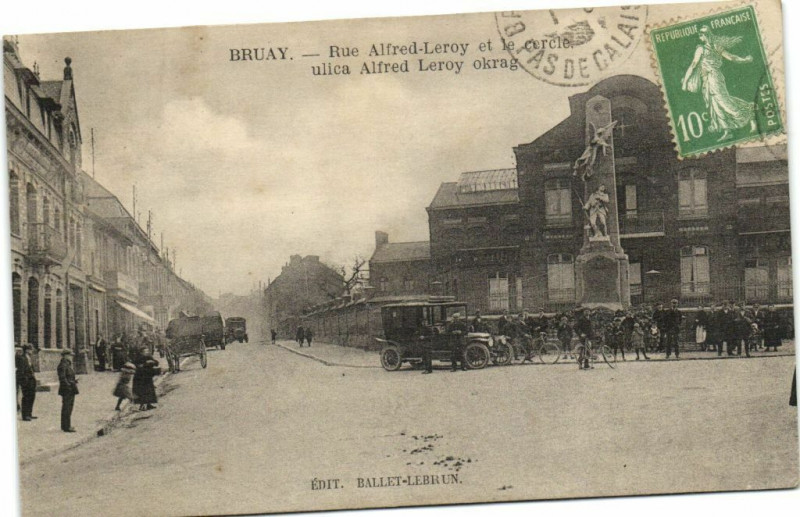 Carte postale ancienne Bruay - Rue Alfred Leroy et le cercle