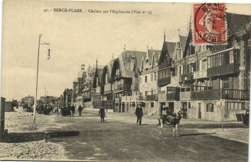 Carte postale ancienne Berck-Plage - Chalets sur l'Esplanade à Berck