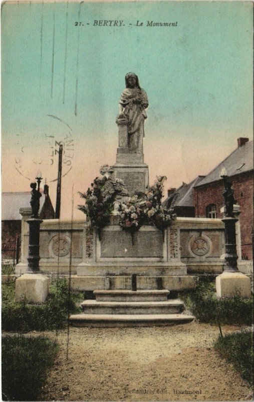 Carte postale ancienne Bertry - Le Monument à Bertry